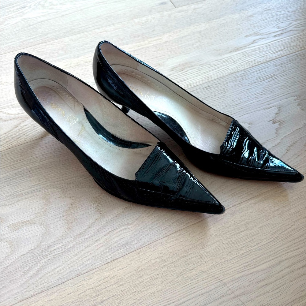 Alba Moda Black Patent Leather pump with kitten heel